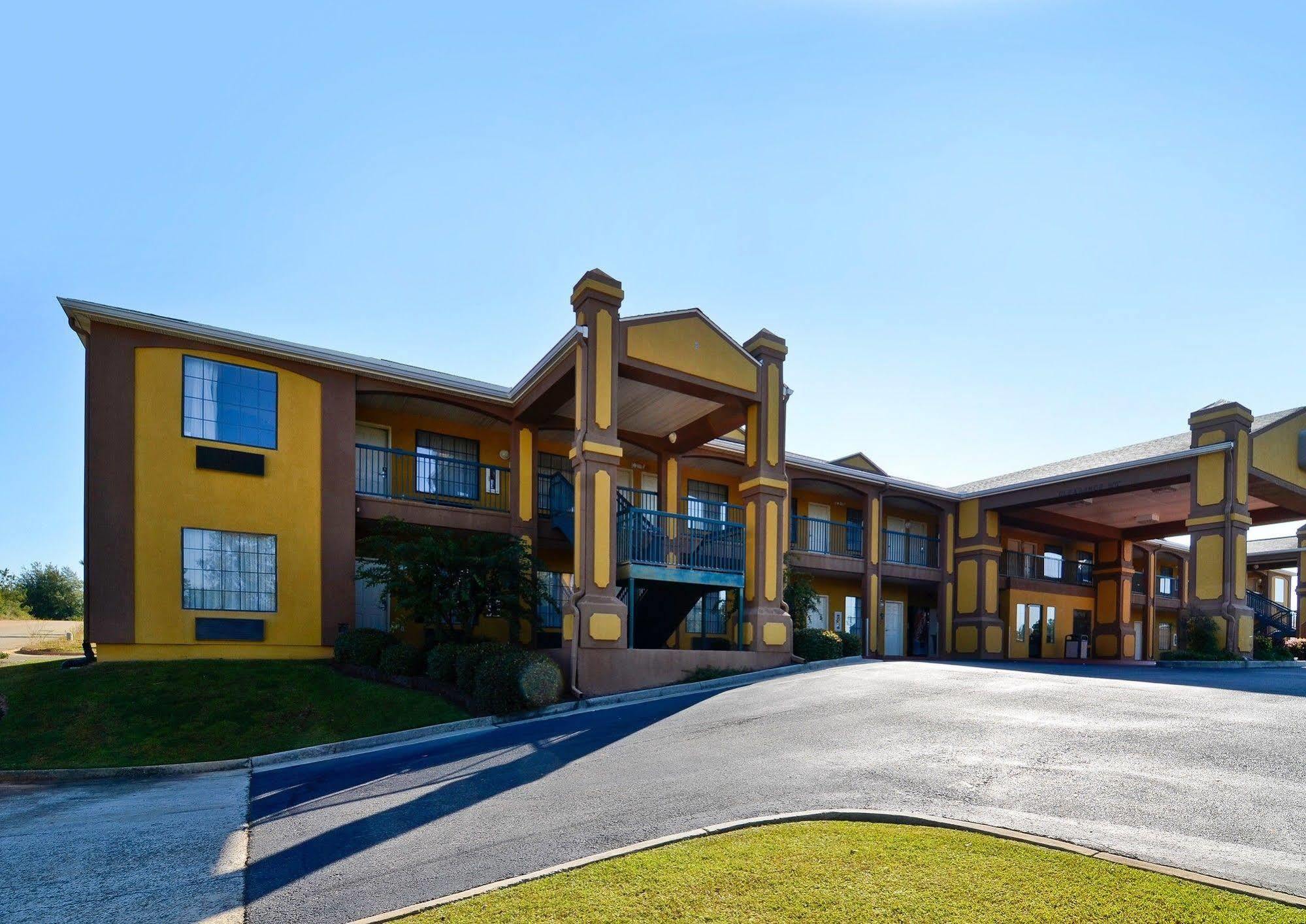 Best Western Hawkinsville Inn & Suites Exterior photo