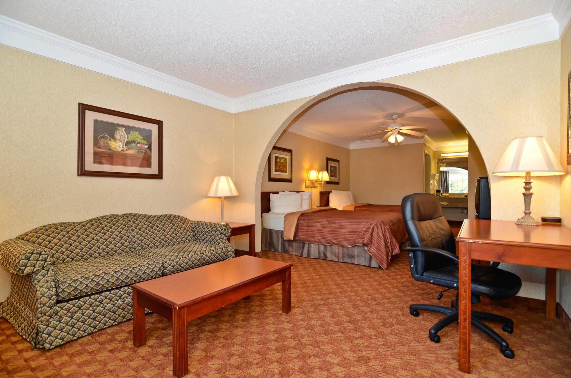 Best Western Hawkinsville Inn & Suites Exterior photo